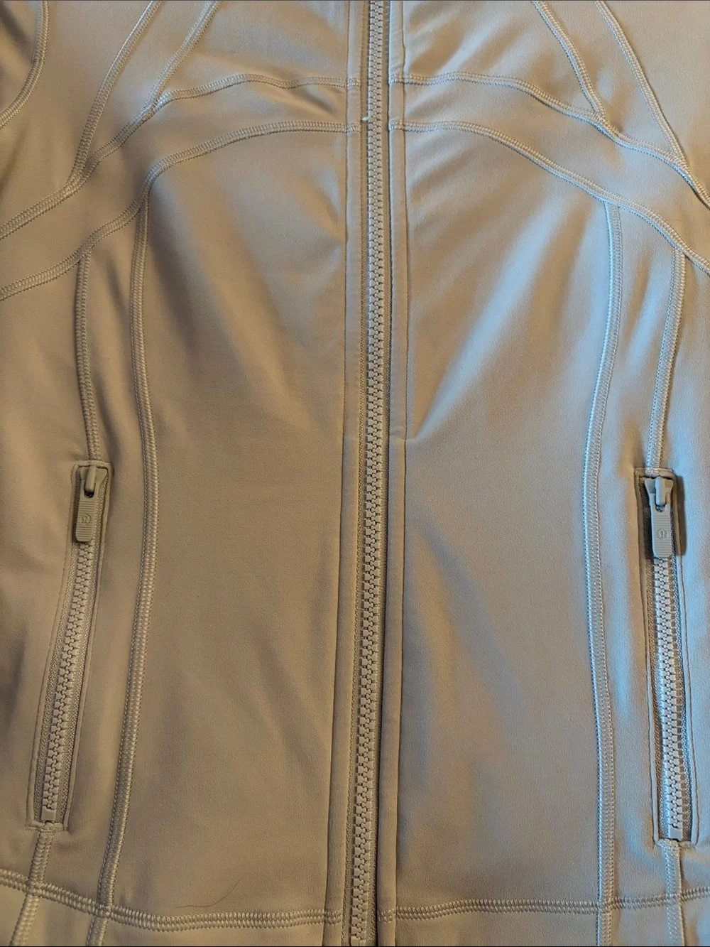 Lululemon Women’s Define Cropped Mint Green Zipper Jacket w/zipper pockets Sz 2